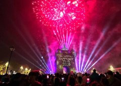 老挝跨年盛典落幕 万象凯旋门成焦点，展望202