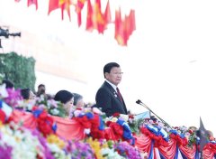 老挝举行建国50周年庆典 通伦总统回顾历程展望